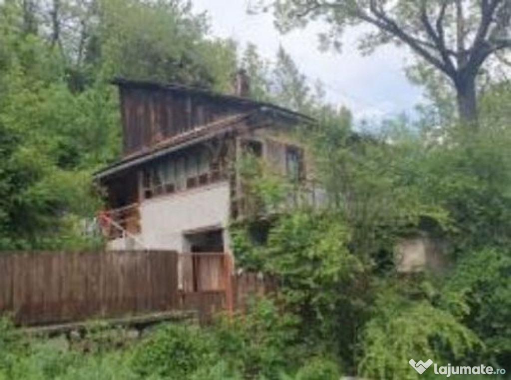 Casa si teren Petrosani, jud. Hunedoara - termen 12.03