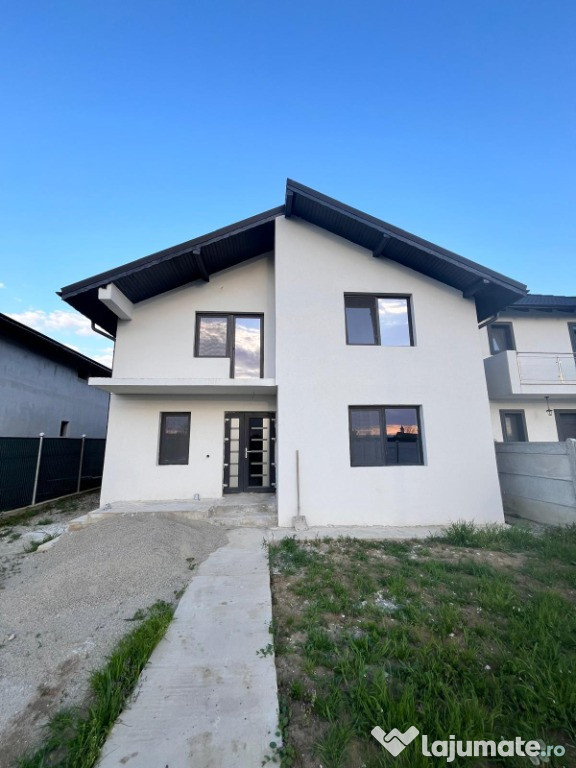 Vand casa semi finisata loc.Simian