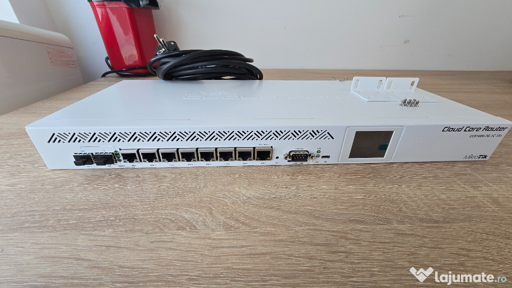 Mikrotik CCR1009-7G-1C-1S+ router cu fir Alb