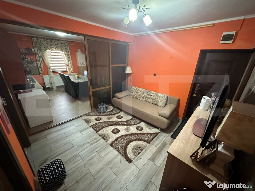 Apartament 2 camere, decomandat, zona 9Mai
