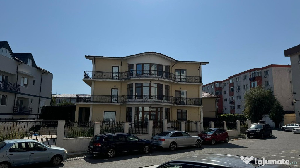 Casa Navodari,7 Camere,580 mp, 5 Locuri Parcare, Km 0