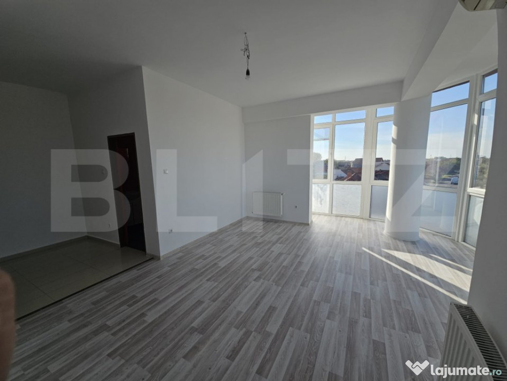 Apartament de vanzare decomandat 80 mp cu parcare inclusa in