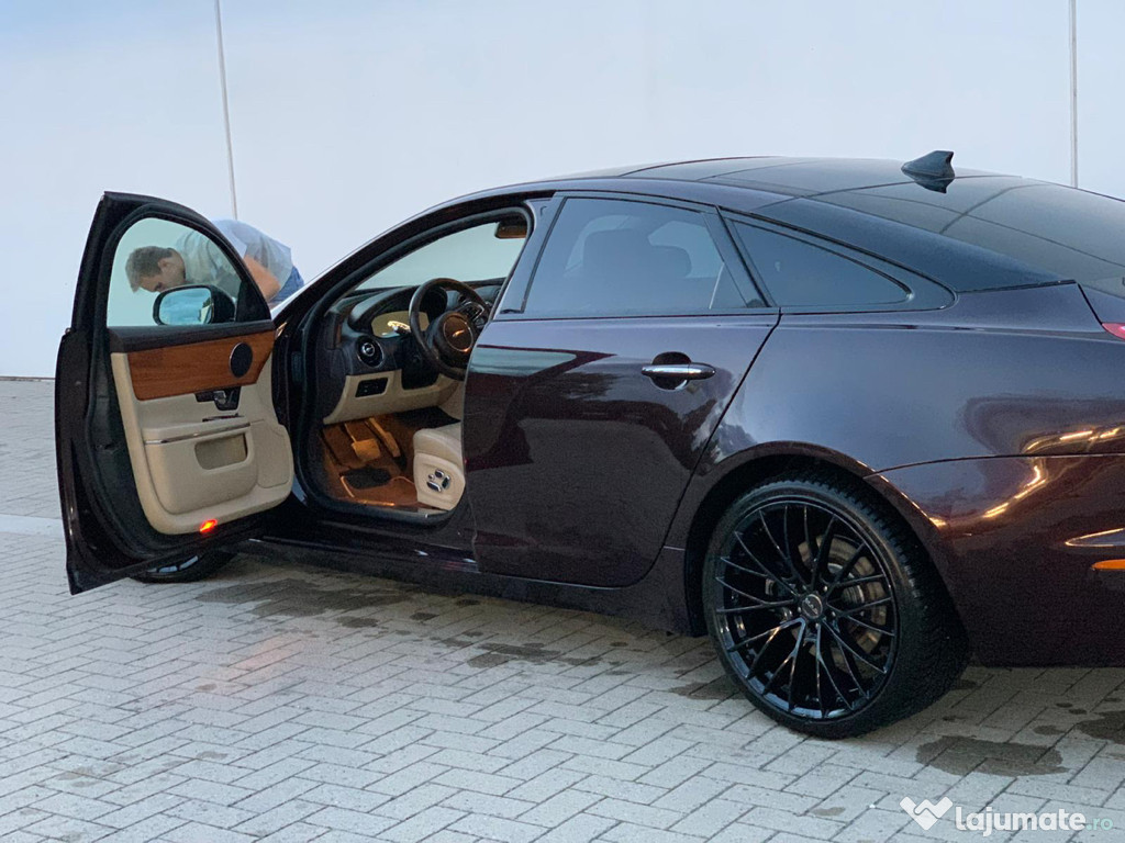 Autoturism Jaguar xj
