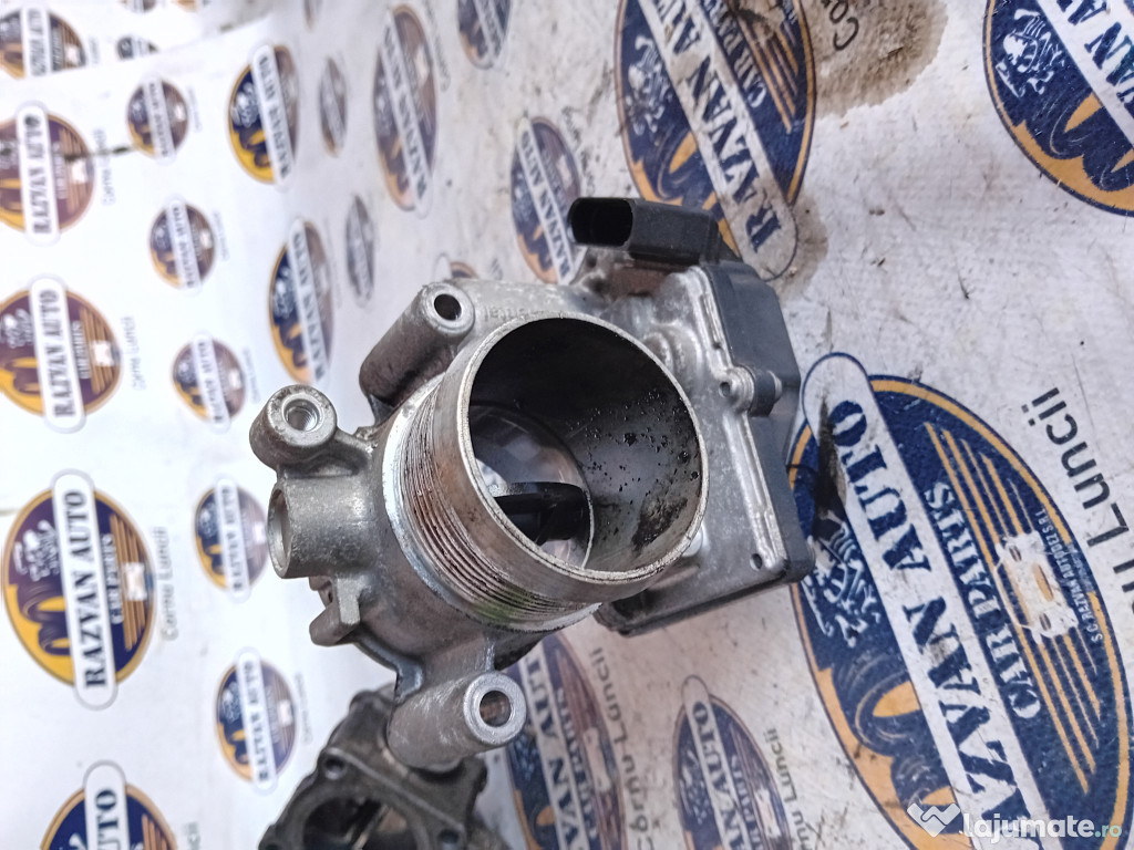 Clapeta acceleratie Audi A4 B8 2.0 2010