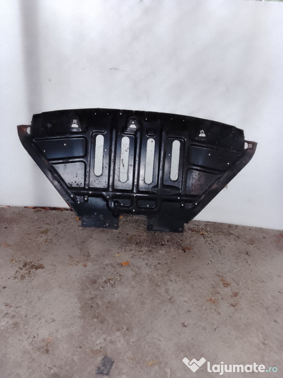 Scut motor metalic BMW X1 2.0 Motorina 2010