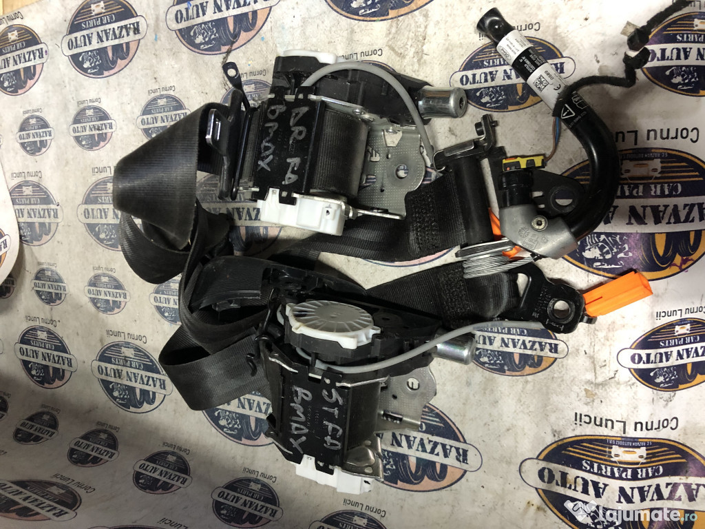 Set centuri fata cu pretensioner si capsa Ford B-MAX 2015