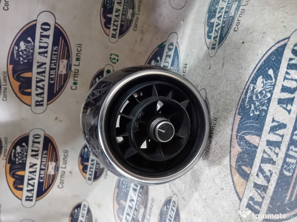 Grila ventilatie stanga Audi A1 2012