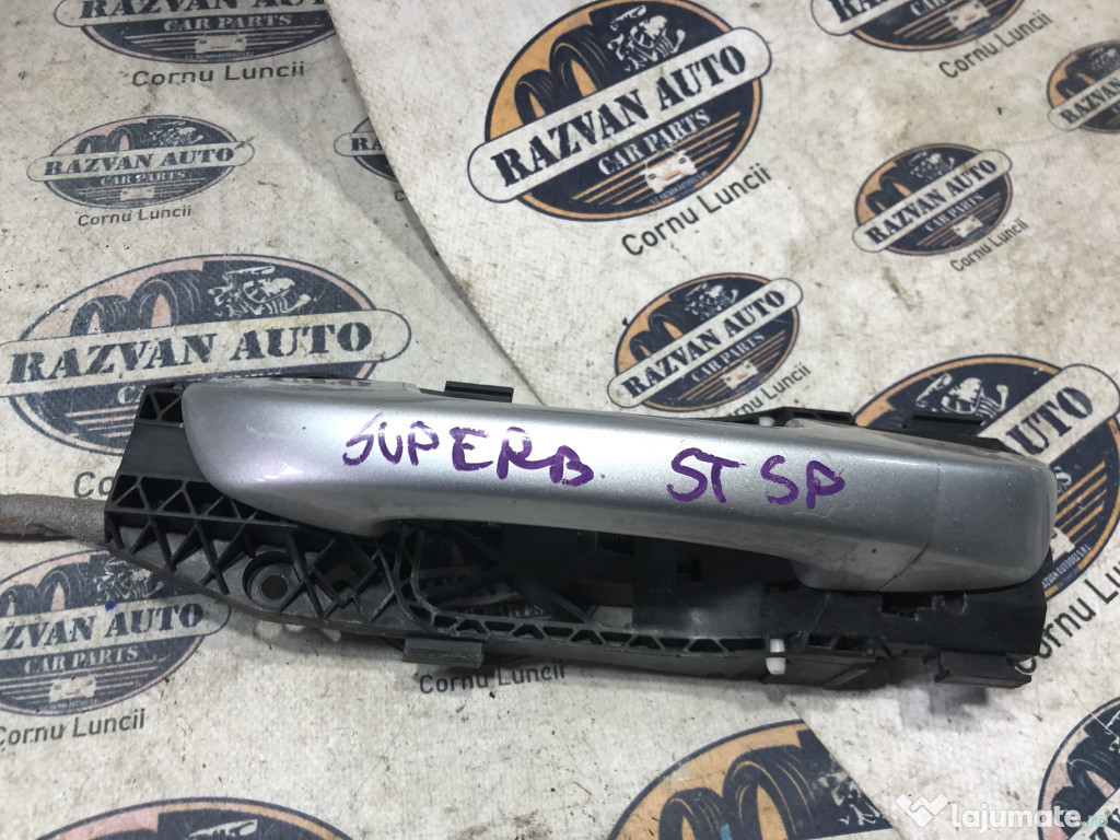 Maner exterior stanga spate Skoda Superb 2 2010