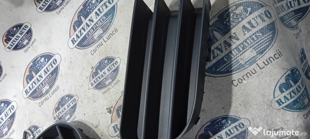 Grila proiector stanga Renault Megane