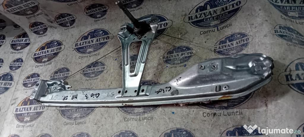 Macara geam dreapta spate Renault Clio 3 2015