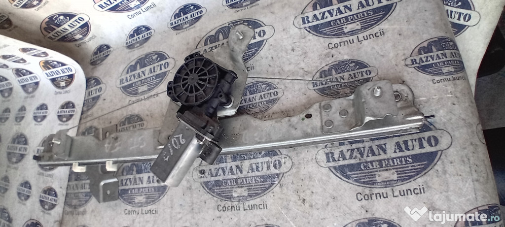Macara geam stanga fata Dacia Duster 2017