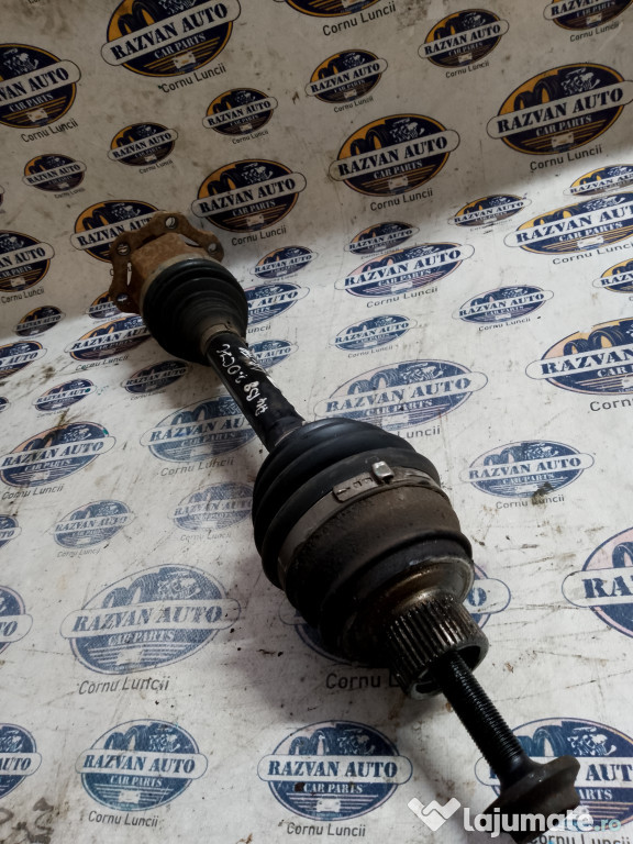 Planetara dreapta fata Audi A4 B8 2.0 2012