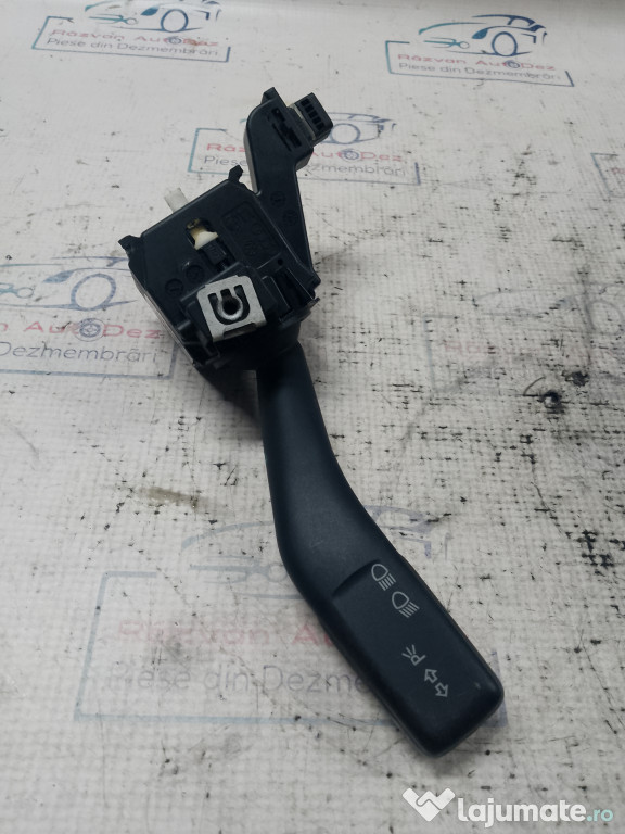 Maneta semnalizare Volkswagen Golf 5 2010