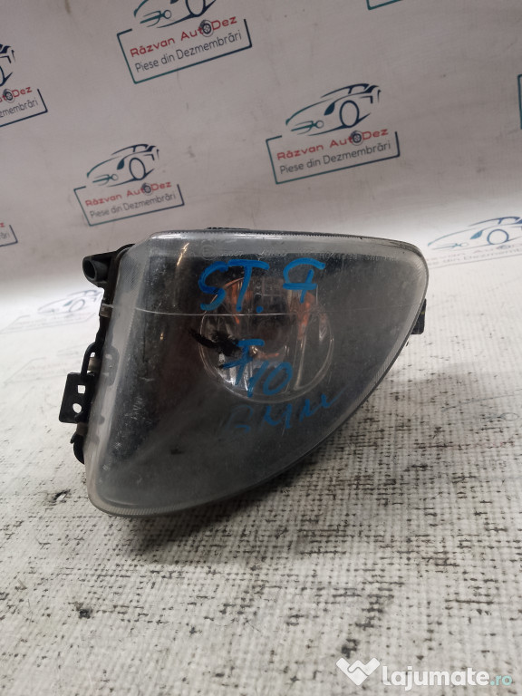 Proiector stanga BMW F10 2010