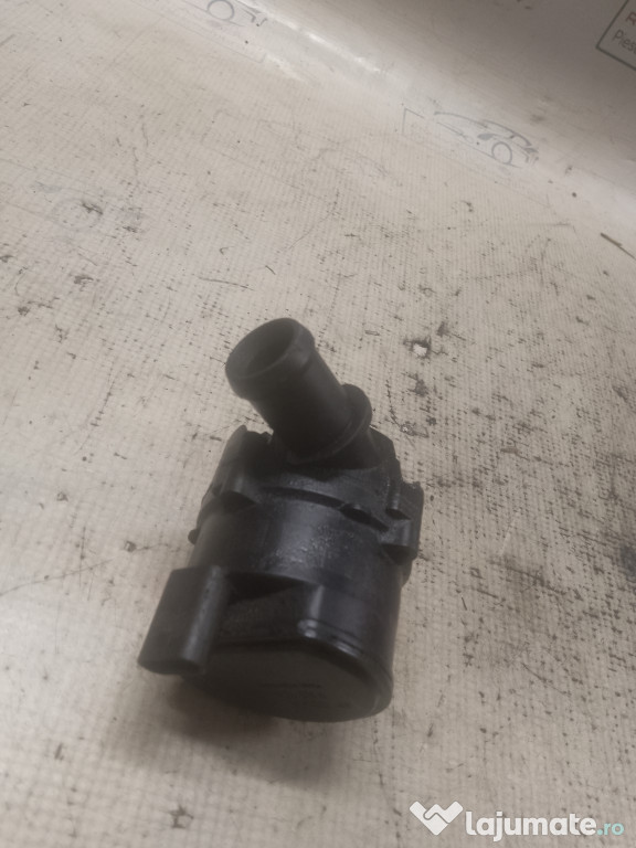 Pompa recirculare apa Volkswagen Passat B8 2015