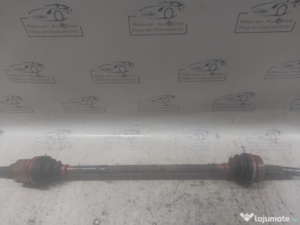 Planetara stanga spate Nissan Qashqai 2011