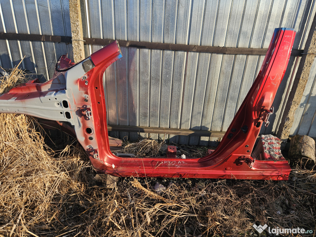 Prag stanga tabla Renault Kadjar 2018