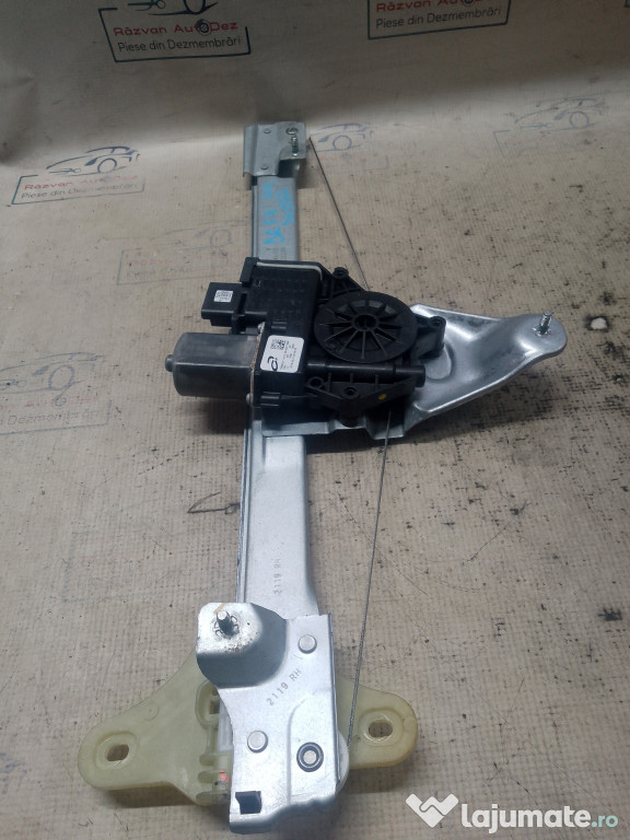 Macara geam dreapta fata Dacia Duster 2019