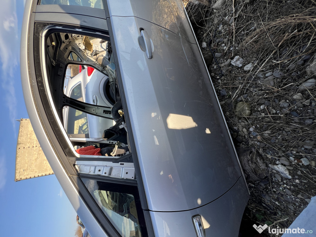 Usa stanga fata Opel Astra J Hatchback 2011