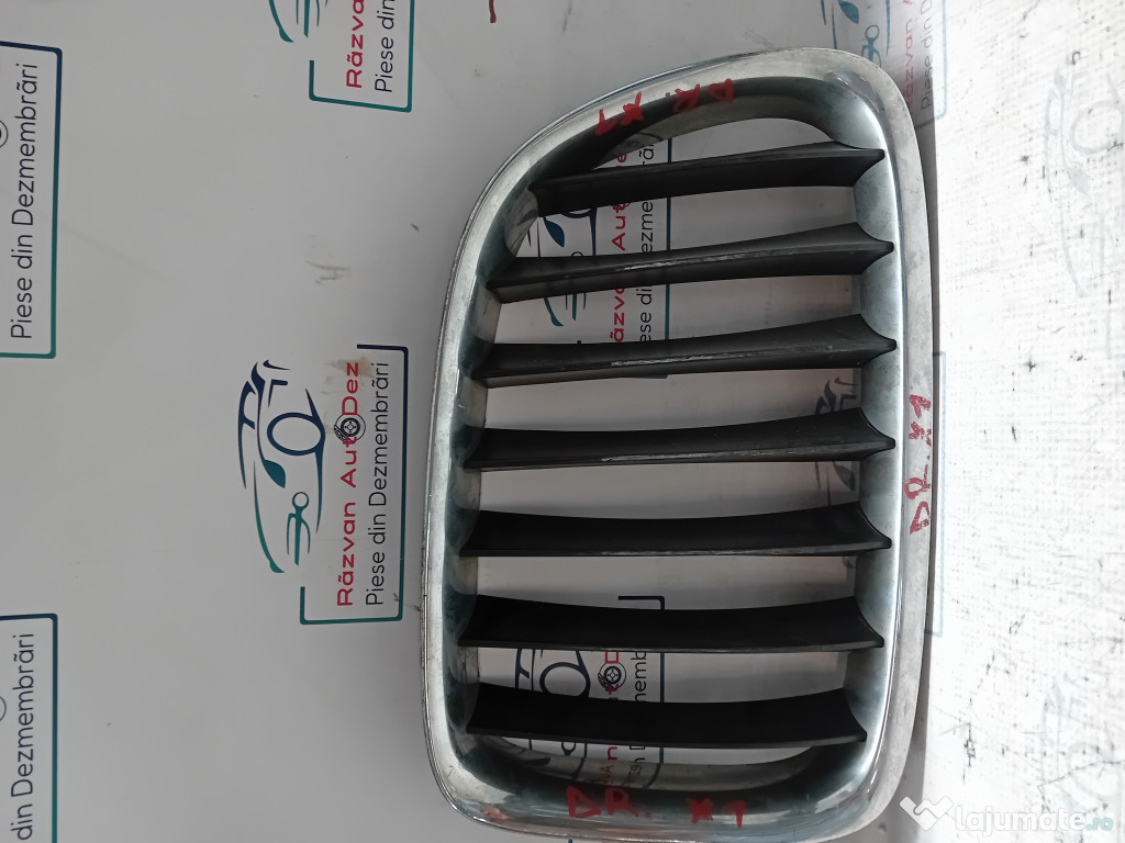 Grila centrala dreapta BMW X1 2012