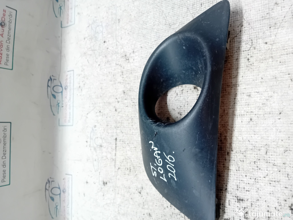 Grila proiector stanga Dacia Logan 2016