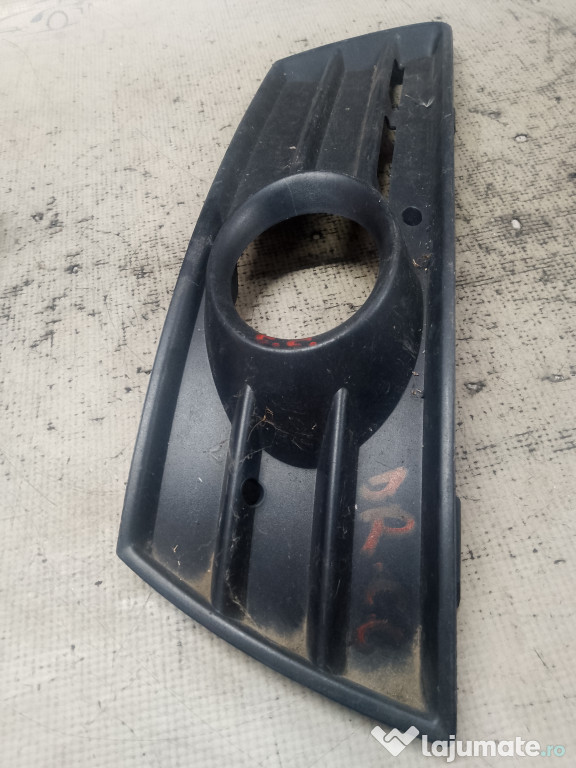 Grila proiector dreapta Volkswagen Passat CC 2012