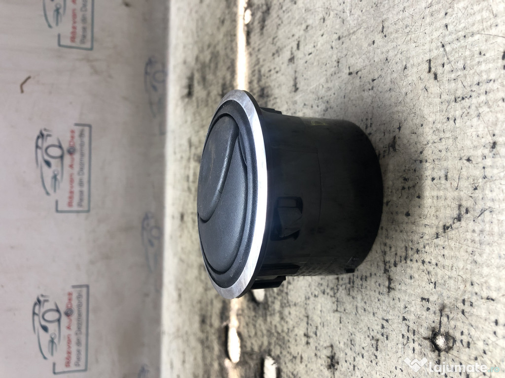 Grila ventilatie dreapta Dacia Duster 2014