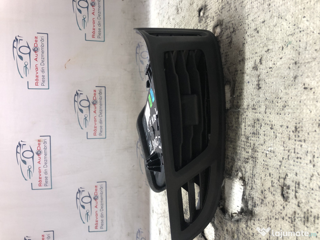 Grila ventilatie stanga Ford Focus 3 1.0 Benzina 2015