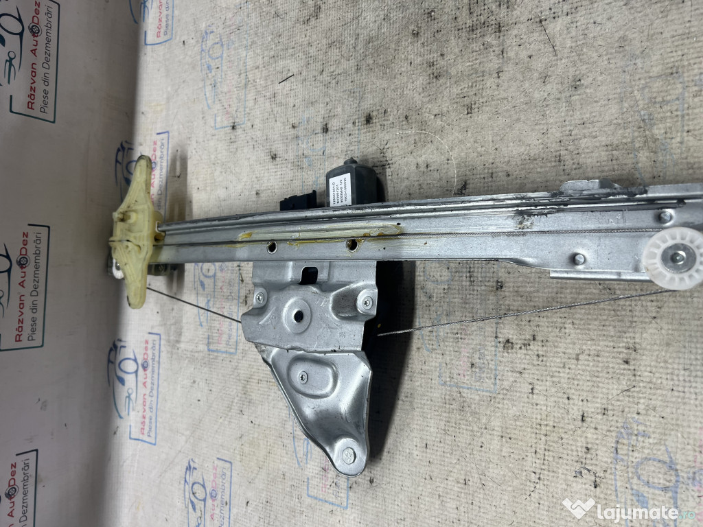 Macara geam dreapta fata Dacia Duster 2019