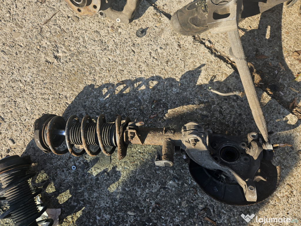 Fuzeta cu amortizor stanga fata Volkswagen Passat CC 2014