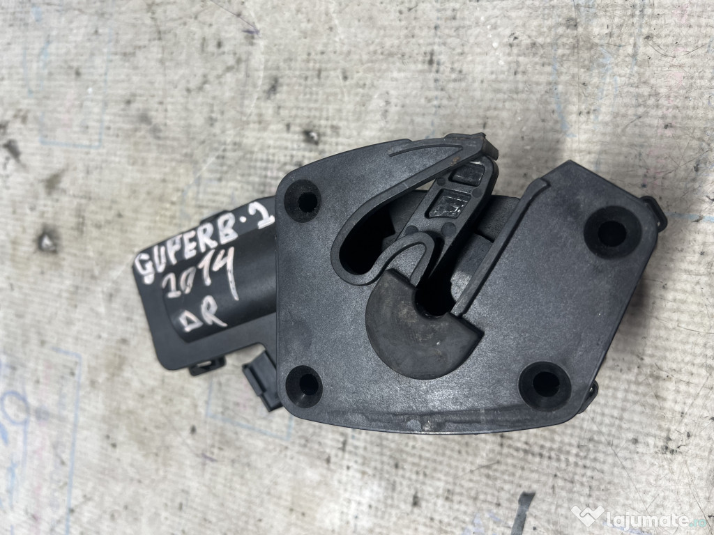 Motoraș luneta dreapta Skoda Superb 2 2014