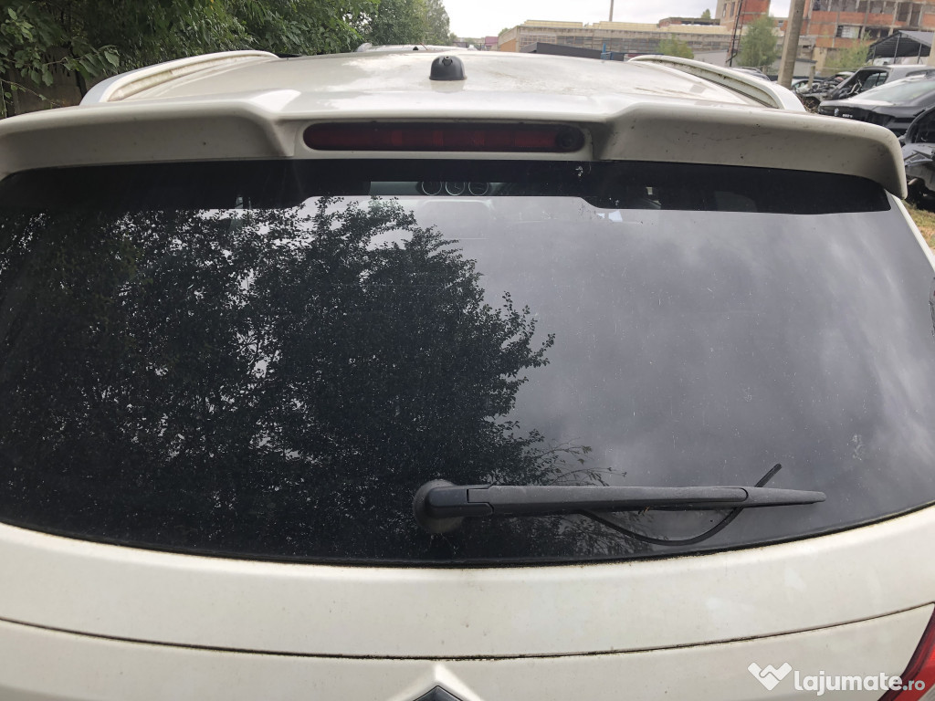 Luneta hayon Suzuki Vitara 1.6 Motorina 2017