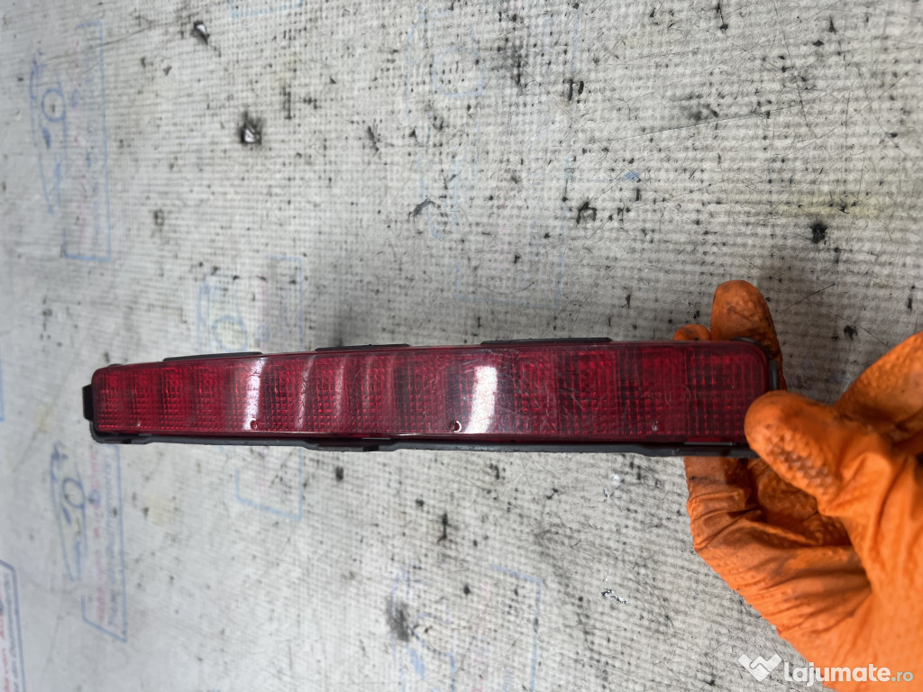 Stop central hayon Mazda 6 2010