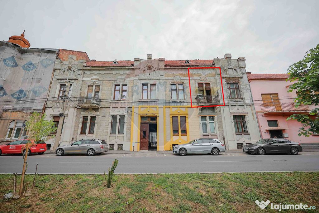 Apartament cu 3 camere de vânzare în zona Ultracentral