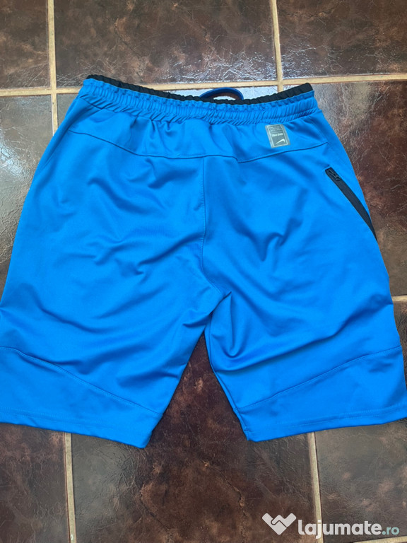 Pantaloni Nike Fit scurti