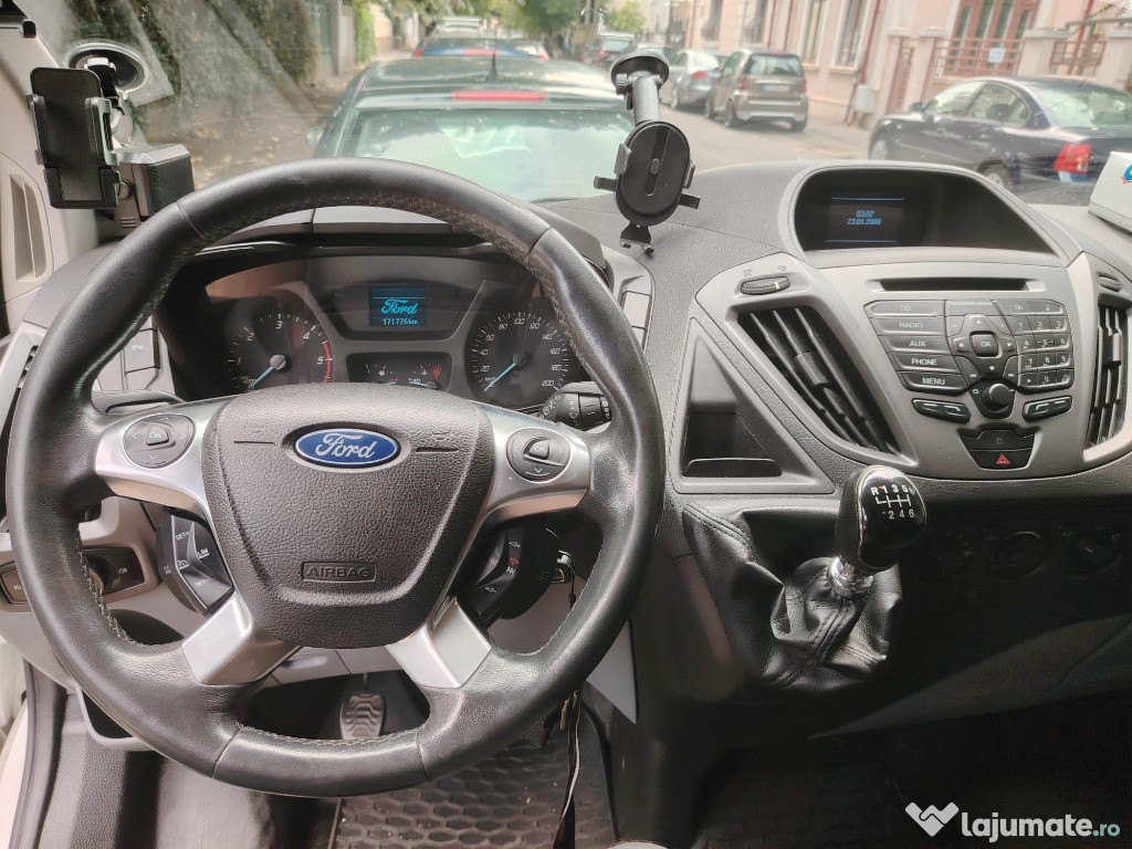 Vand Ford Transit Custom 9 locuri