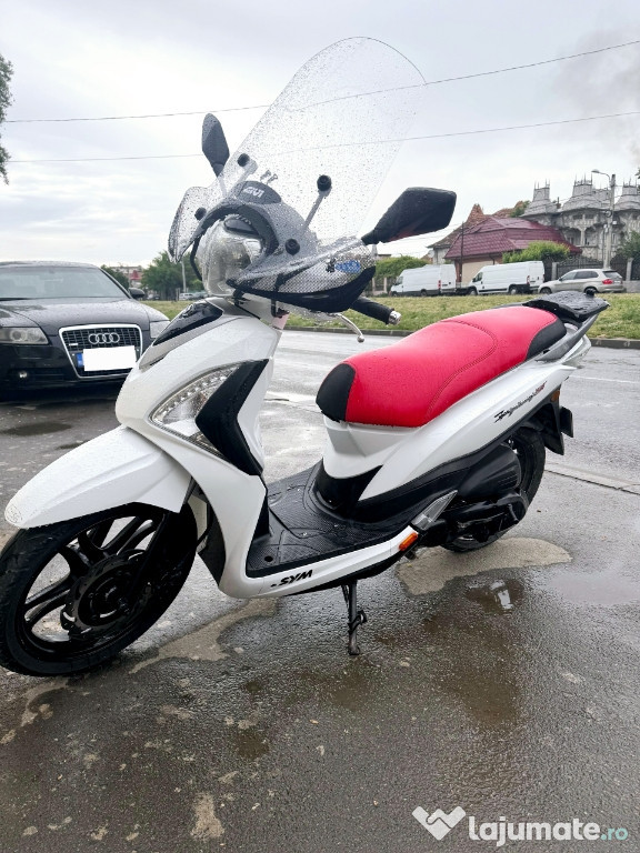 Vând Scuter Symphony ST125