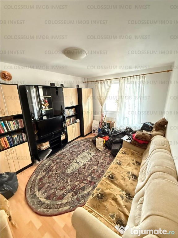 Apartament cu 3 camere, decomandat - zona Astra