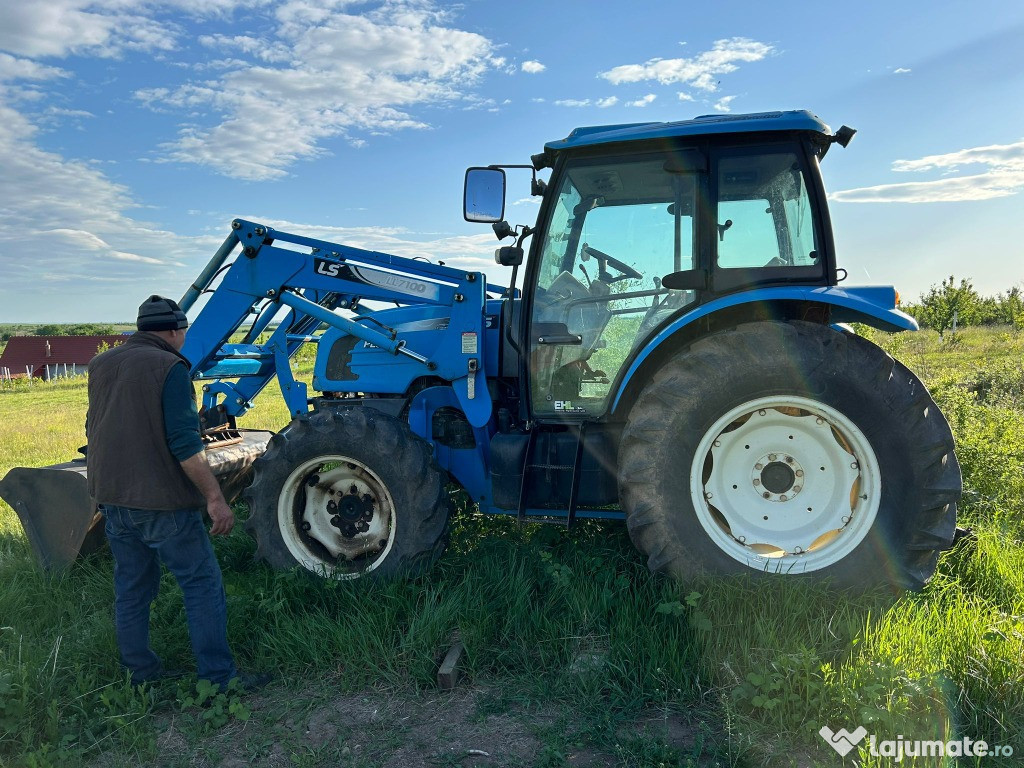 Tractor LS PLUS90