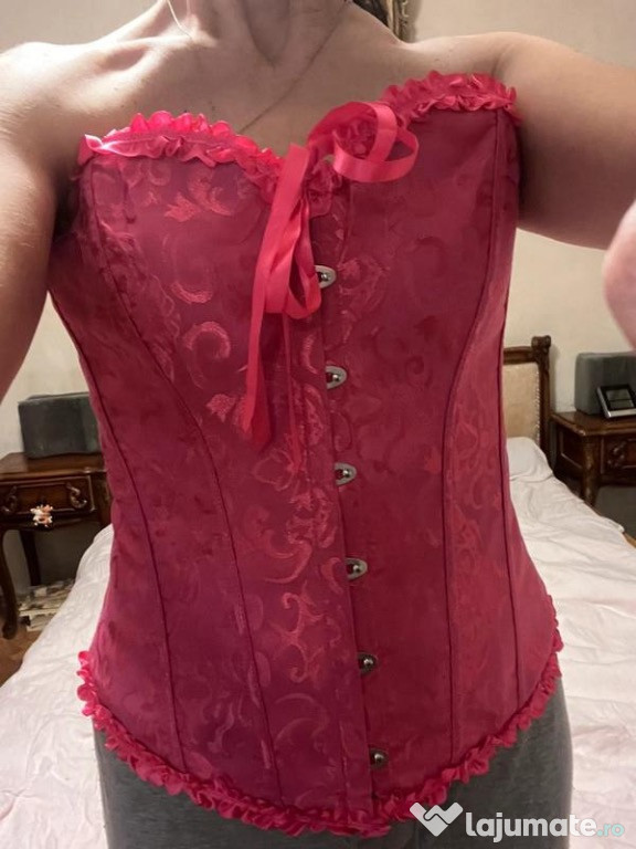 Bustiera cu corset