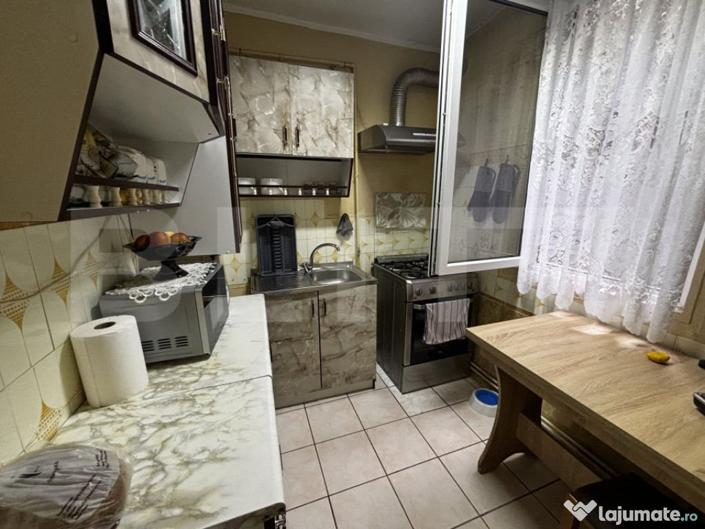 Apartament, 3 camere ,52 mp -Carpati 1