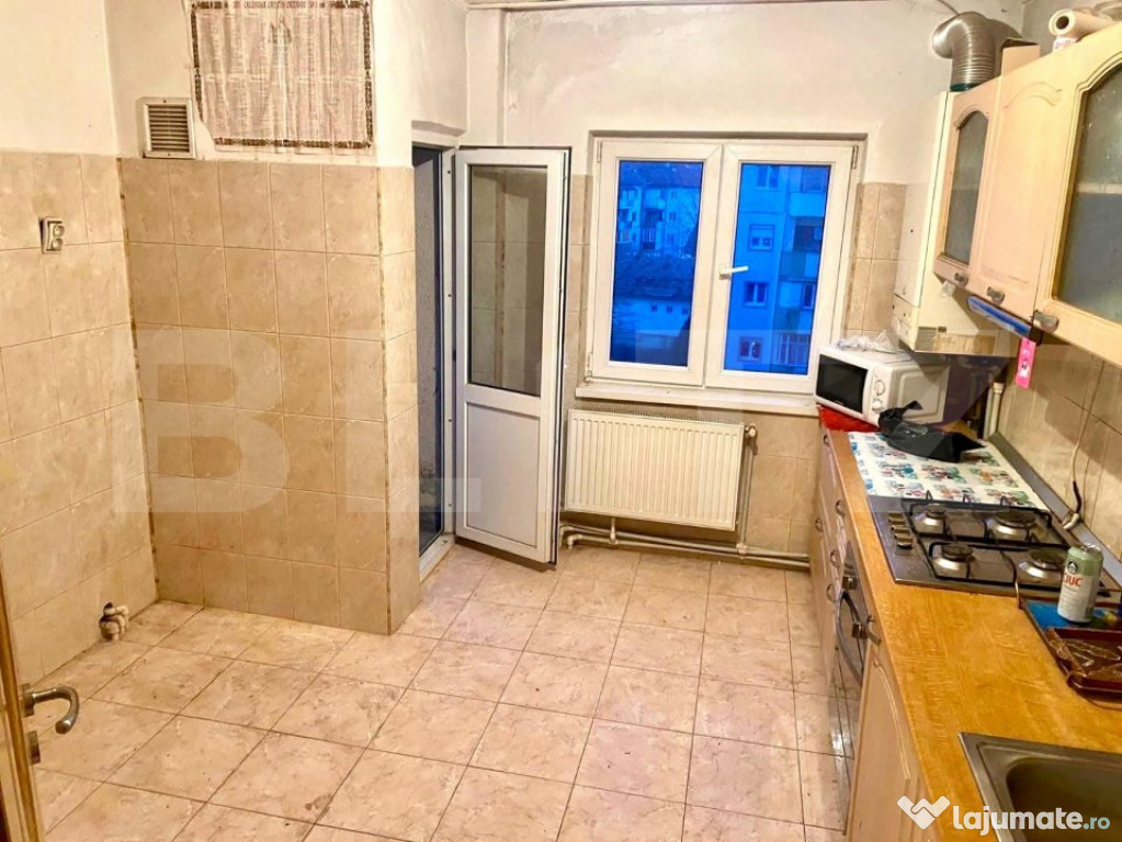 Apartament 3 camere,87 mp,2 bai,Cugir
