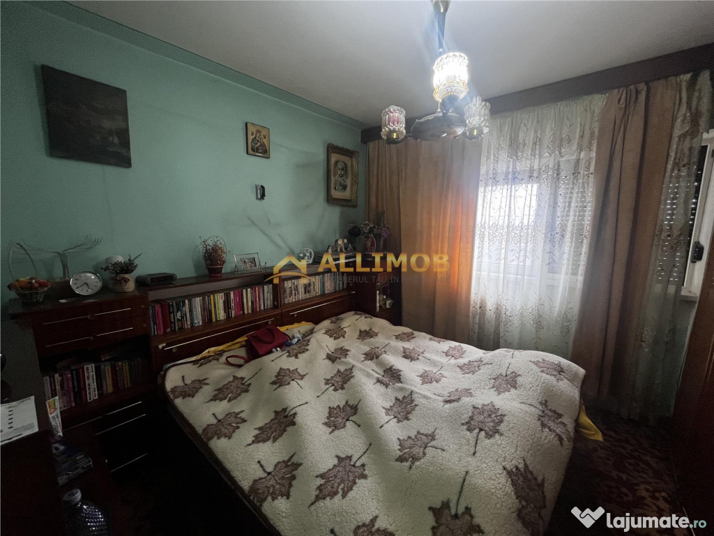 Partament 3 camere, 65 mp utili plus balcon, Zona Mihai Vite