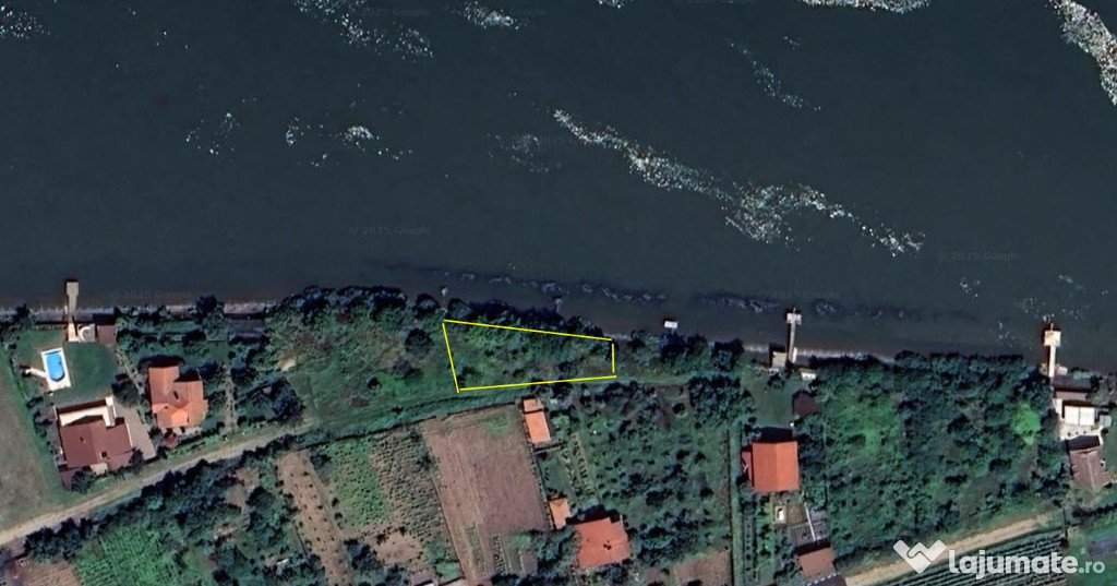 Teren intravilan cu iesire la Dunare (799mp)