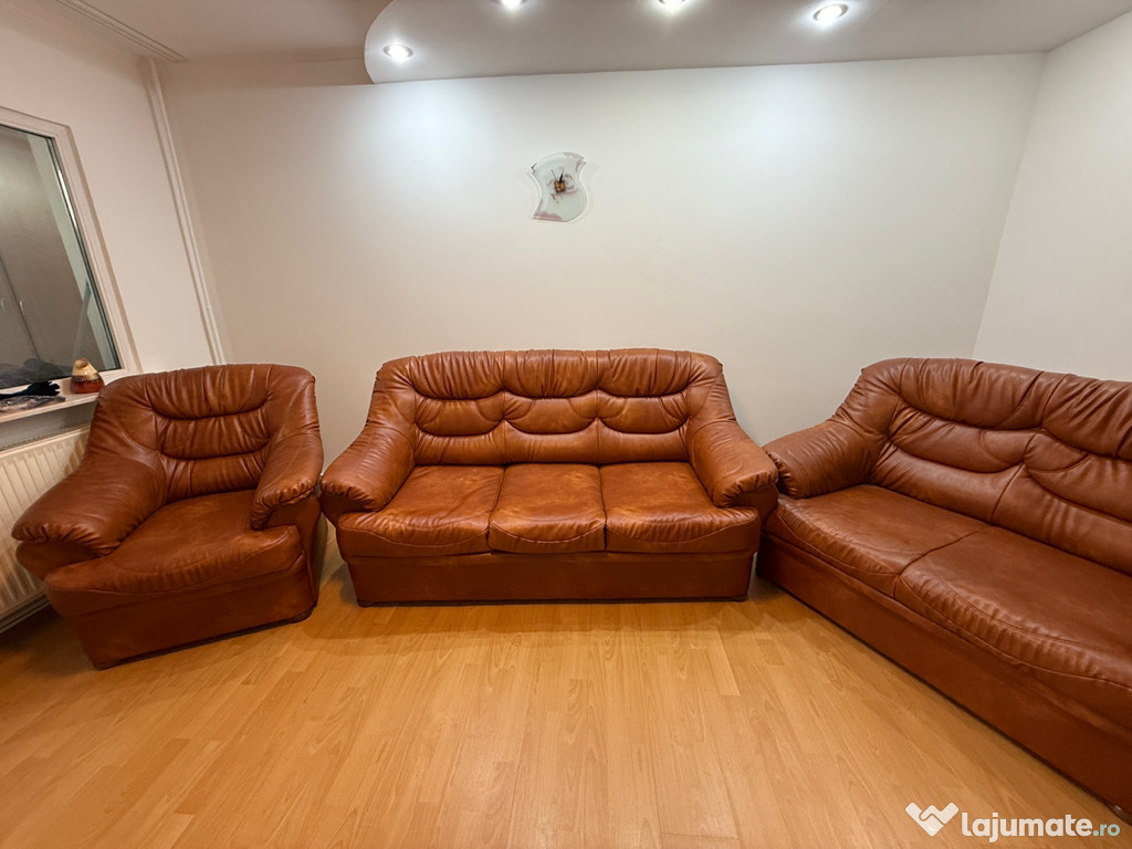 Canapele din imitație piele – Second-hand, stare foarte bună