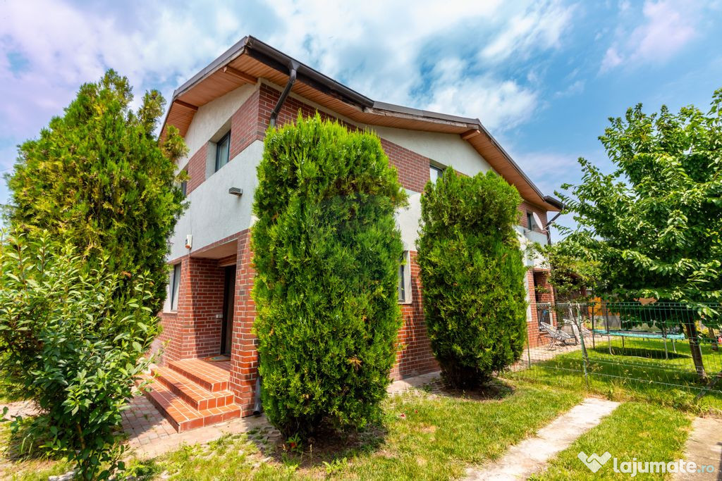 Casă / Vilă în zona Odai, Otopeni, strada privata