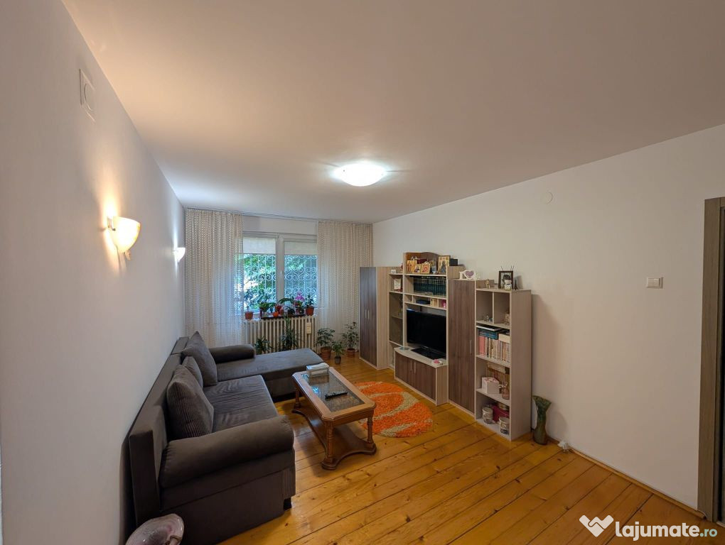 Apartament de 4 Camere Spațios în Cartierul Rahova, Vas...