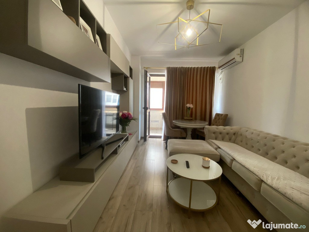 Apartament 3 camere, 2 bai, 3 balcoane, loc de parcare inclus
