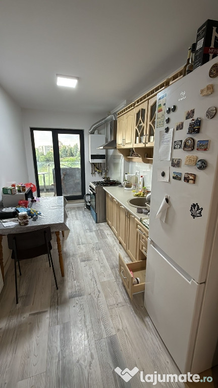 Dau în chirie apartament 2 camere decomandat str. Frunzișului