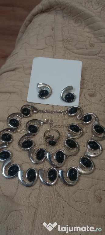 Set 4 piese colier,bratara,cercei si inel.